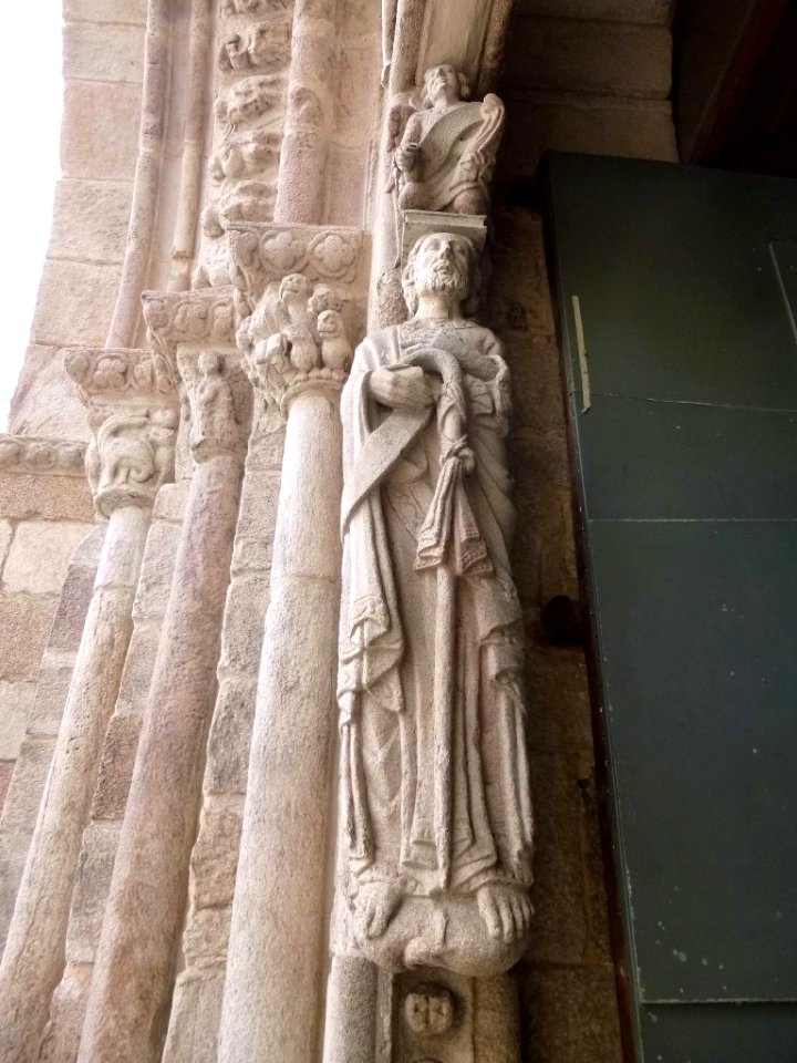 A_Coruña_-_Iglesia_de_Santiago_06