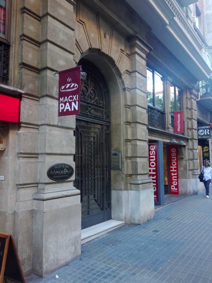 9th_Calvet_street,_Barcelona_03