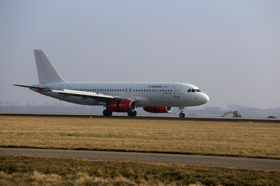 9H-AHR_EHAM_1