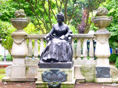 A_Coruña_-_Jardín_de_Méndez_Núñez_-_Monumento_a_Emilia_Pardo_Bazán_1