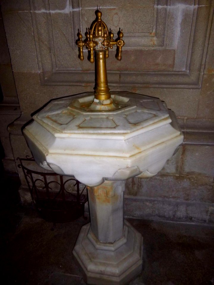 A_Coruña_-_Iglesia_de_San_Jorge_04