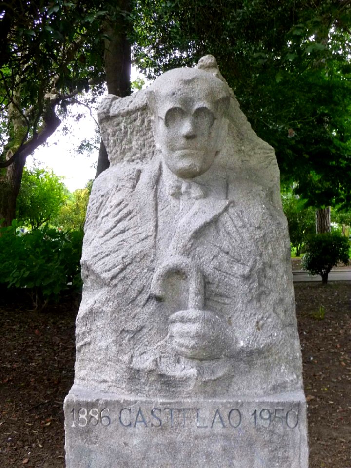 A_Coruña_-_Jardín_de_Méndez_Núñez_-_Monumento_a_Castelao