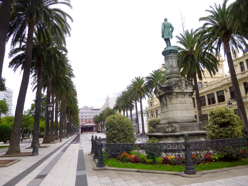 A_Coruña_-_Jardín_de_Méndez_Núñez_-_Monumento_a_Daniel_Carballo_1