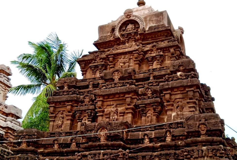 9th_century_Golingeswara_temple,_Biccavolu_Andhra_Pradesh_-_02
