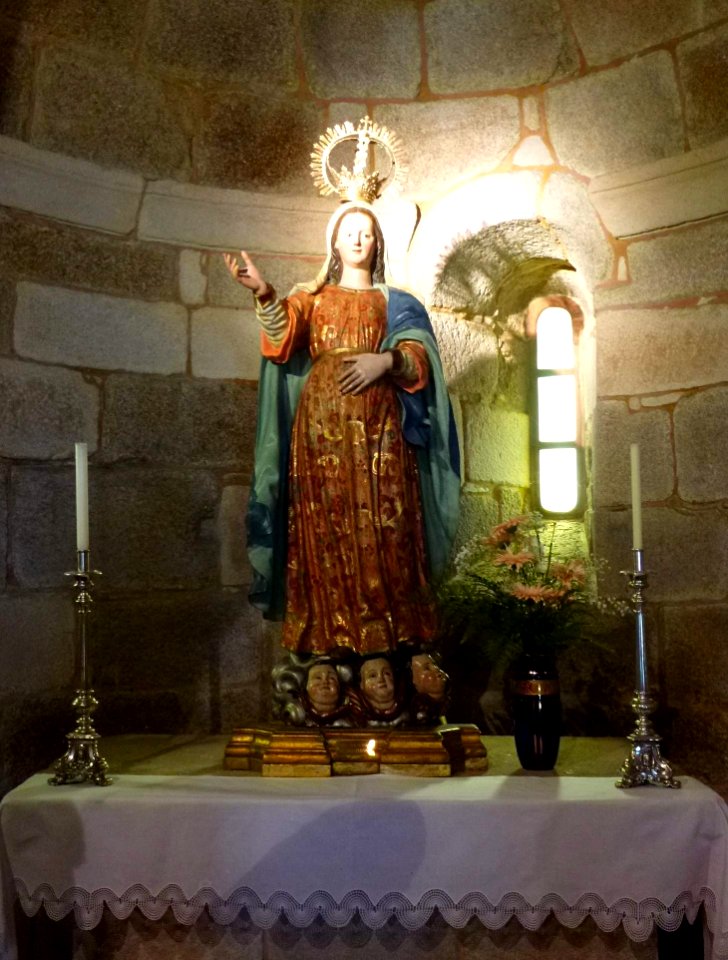 A_Coruña_-_Iglesia_de_Santiago_11