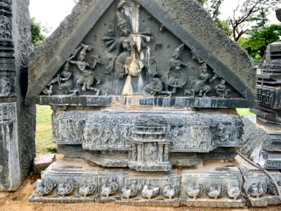 A_display_of_Hindu_and_Jain_temple_ruins,_Warangal_Fort_Park_and_Museum,_Telangana,_India_-_21
