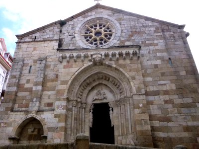 A_Coruña_-_Iglesia_de_Santiago_02