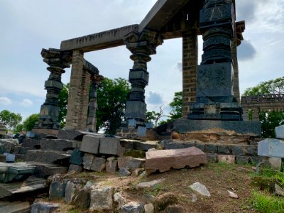A_display_of_Hindu_and_Jain_temple_ruins,_Warangal_Fort_Park_and_Museum,_Telangana,_India_-_126