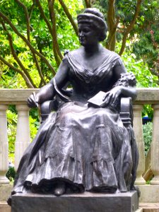 A_Coruña_-_Jardín_de_Méndez_Núñez_-_Monumento_a_Emilia_Pardo_Bazán_2