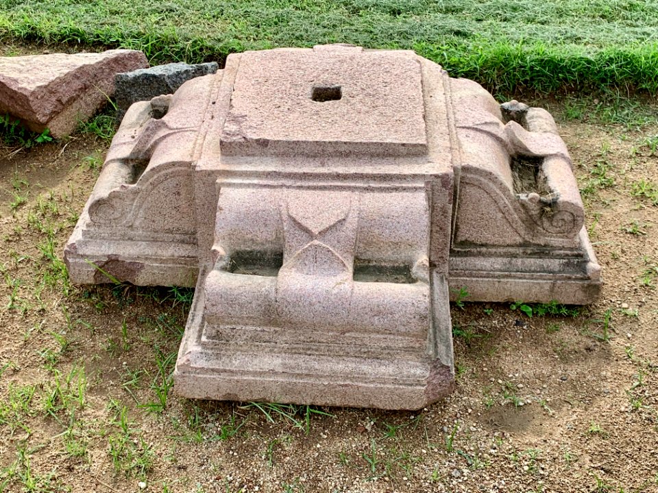 A_display_of_Hindu_and_Jain_temple_ruins,_Warangal_Fort_Park_and_Museum,_Telangana,_India_-_120