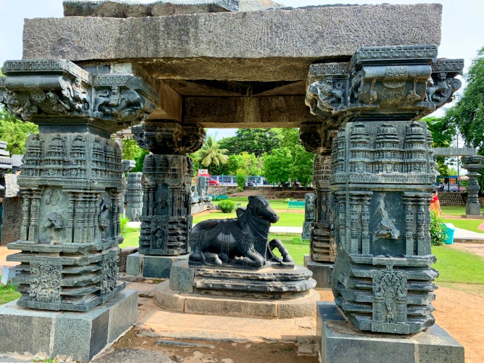A_display_of_Hindu_and_Jain_temple_ruins,_Warangal_Fort_Park_and_Museum,_Telangana,_India_-_43