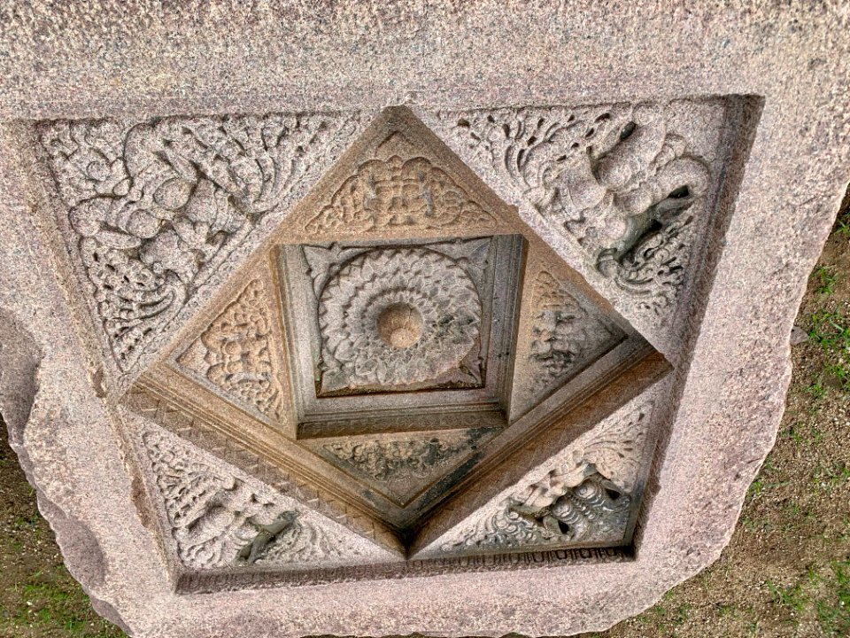 A_display_of_Hindu_and_Jain_temple_ruins,_Warangal_Fort_Park_and_Museum,_Telangana,_India_-_117