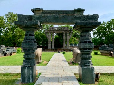 A_display_of_Hindu_and_Jain_temple_ruins,_Warangal_Fort_Park_and_Museum,_Telangana,_India_-_55