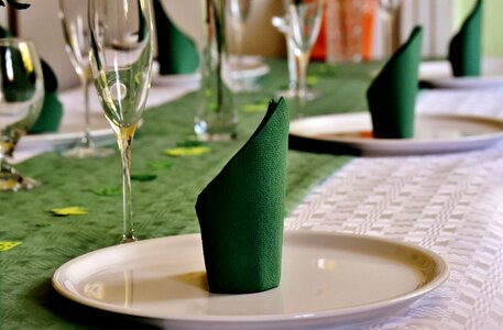 Glasses plate napkins
