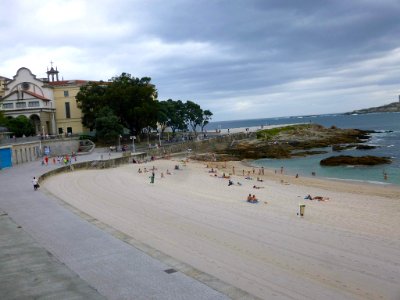 A_Coruña_-_Plaza_de_Riazor_2