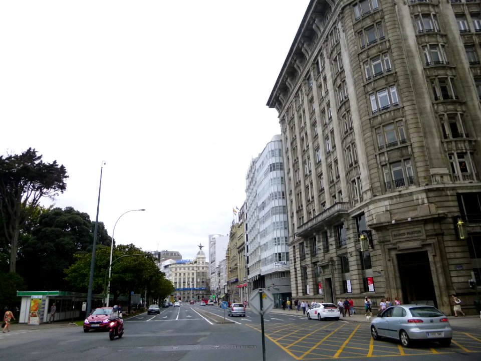 A_Coruña_-_Banco_Pastor_4