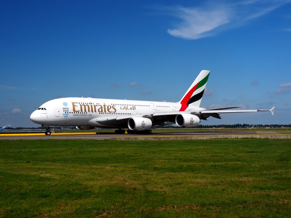 A6-EDP_Emirates_Airbus_A380-861_taxiing_at_Schiphol_(AMS_-_EHAM),_The_Netherlands,_18may2014,_pic-9