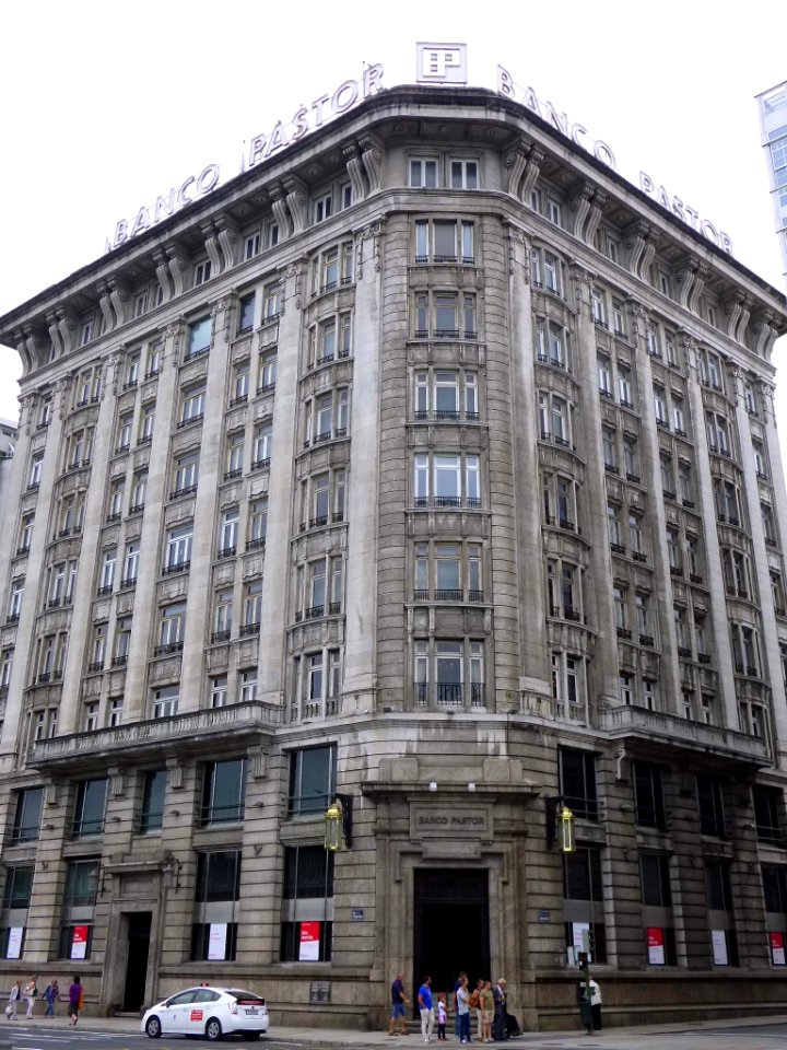 A_Coruña_-_Banco_Pastor_3