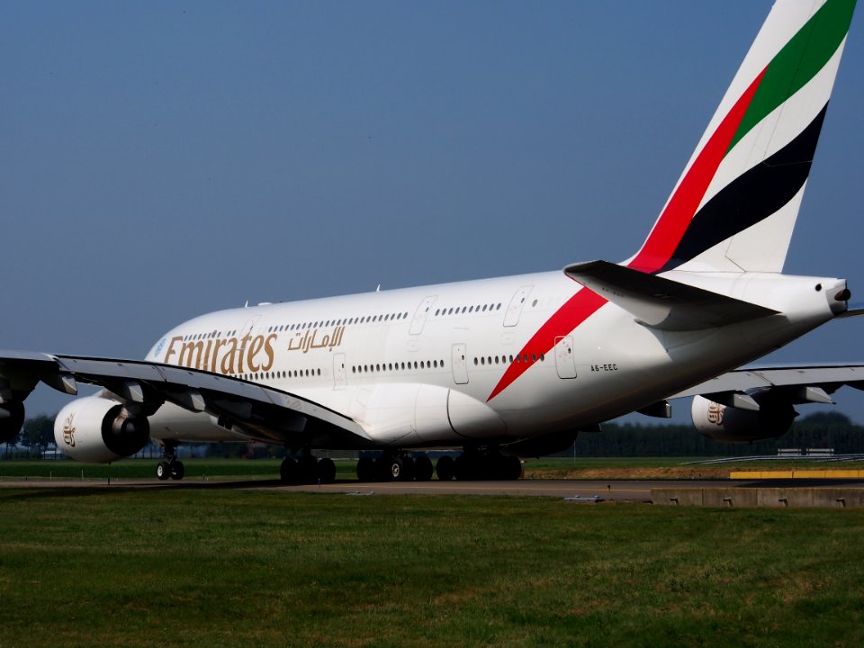 A6-EEC_Emirates_Airbus_A380-861_-_cn_110_at_Schiphol_(Amsterdam_Airport)_pic22