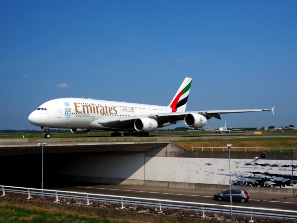 A6-EEC_Emirates_Airbus_A380-861_-_cn_110_at_Schiphol_(Amsterdam_Airport)_pic10