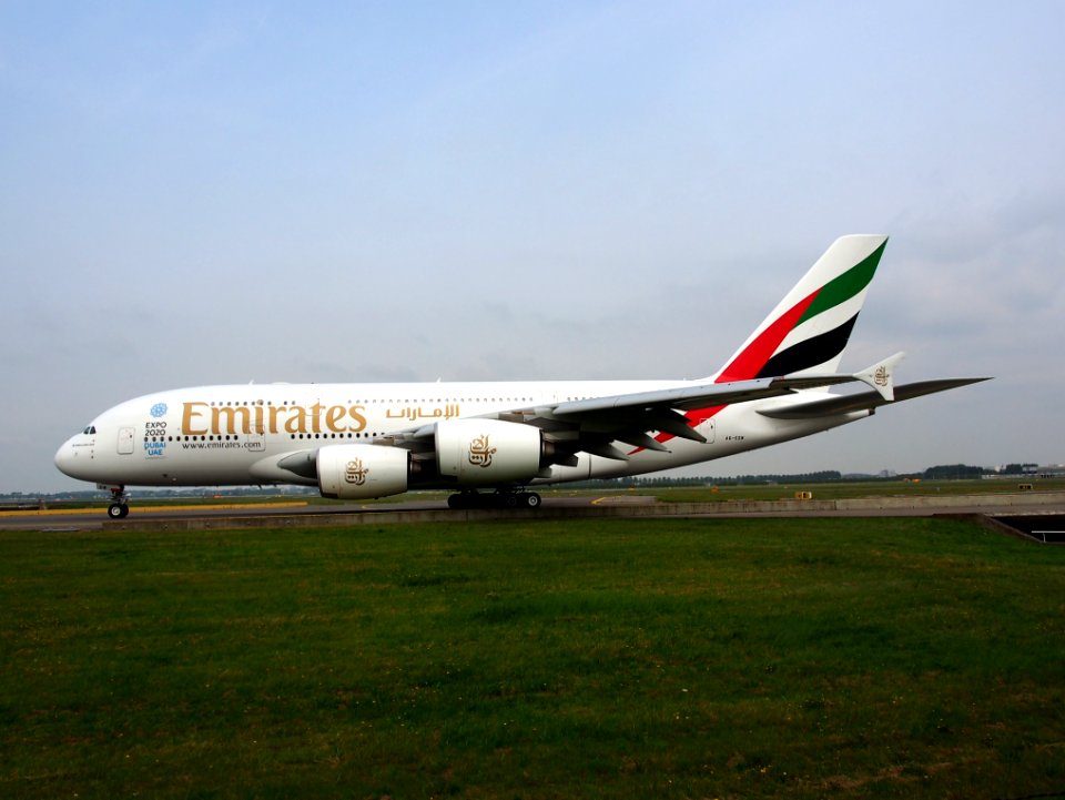 A6-EDW_Emirates_Airbus_A380-861_-_cn_103_taxiing_14july2013_pic-005