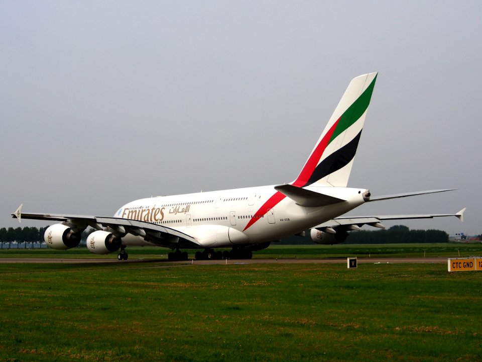 A6-EEB_Emirates_Airbus_A380-861_-_cn_109,_13_jun_-2013_pic7