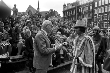 Aalsmeers_bloemencorso_in_teken_van_Amsterdam-700_Samkalden_krijgt_stadsrechten,_Bestanddeelnr_928-1405