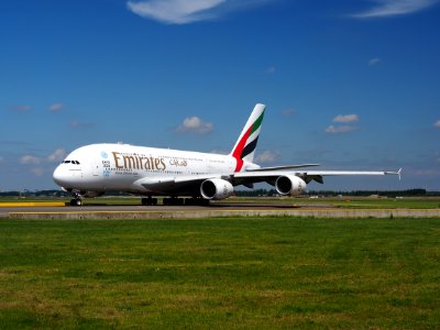 A6-EDP_Emirates_Airbus_A380-861_taxiing_at_Schiphol_(AMS_-_EHAM),_The_Netherlands,_18may2014,_pic-7