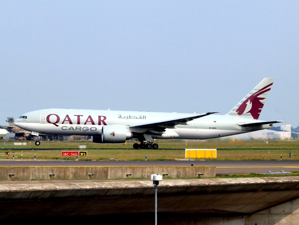 A7-BFD_Qatar_Airways_Cargo_Boeing_777-FDZ_-_cn_41427_take-off_14july2013_pic1