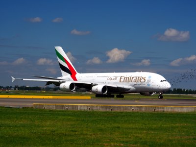 A6-EDP_Emirates_Airbus_A380-861_taxiing_at_Schiphol_(AMS_-_EHAM),_The_Netherlands,_18may2014,_pic-1