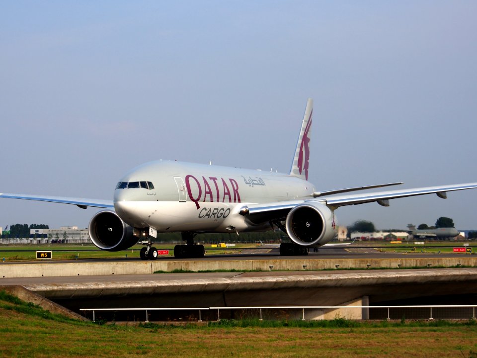 A7-BFE_Qatar_Airways_Cargo_Boeing_777-FDZ_-_cn_39644,_25august2013_pic-004