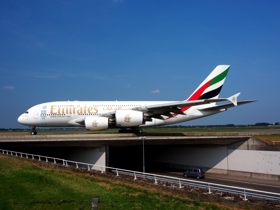 A6-EEC_Emirates_Airbus_A380-861_-_cn_110_at_Schiphol_(Amsterdam_Airport)_pic15