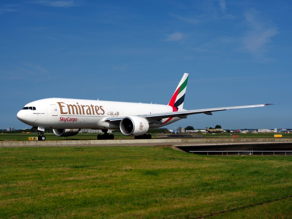 A6-EFH_Emirates_Boeing_777-F1H_-_cn_35608_pic3