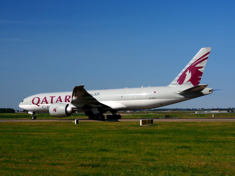 A7-BFC_Qatar_Airways_Cargo_Boeing_777-FDZ_-_cn_36099,_taxiing_21july2013_pic-008