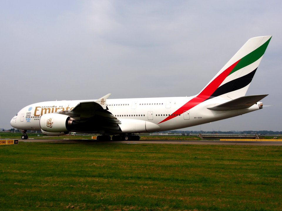 A6-EEB_Emirates_Airbus_A380-861_-_cn_109,_13_jun_-2013_pic6