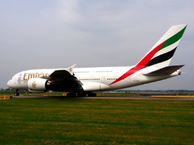 A6-EEB_Emirates_Airbus_A380-861_-_cn_109,_13_jun_-2013_pic6