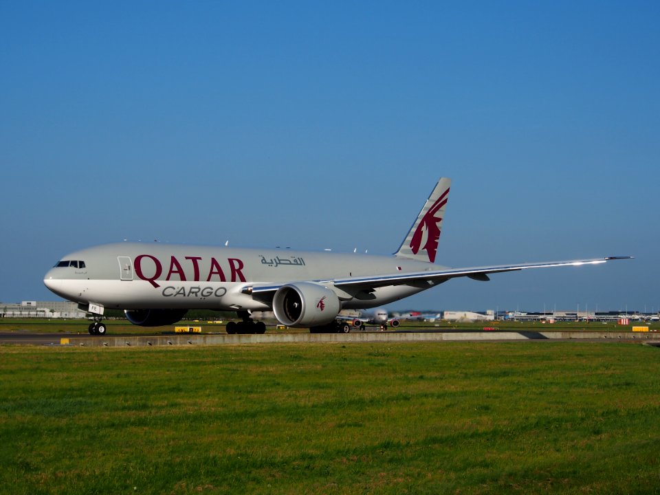 A7-BFE_Qatar_Airways_Cargo_Boeing_777-FDZ_-_cn_39644_taxiing_18july2013_pic-006