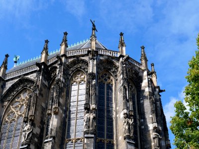Aachen_Cathedral_in_sun_14