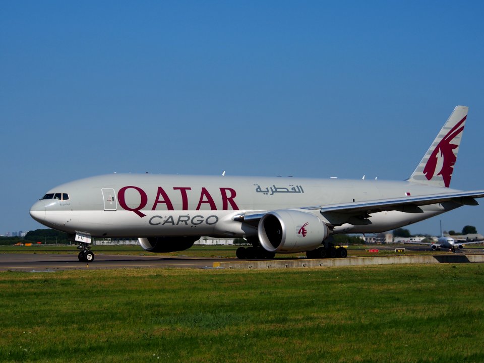 A7-BFC_Qatar_Airways_Cargo_Boeing_777-FDZ_-_cn_36099,_taxiing_21july2013_pic-004