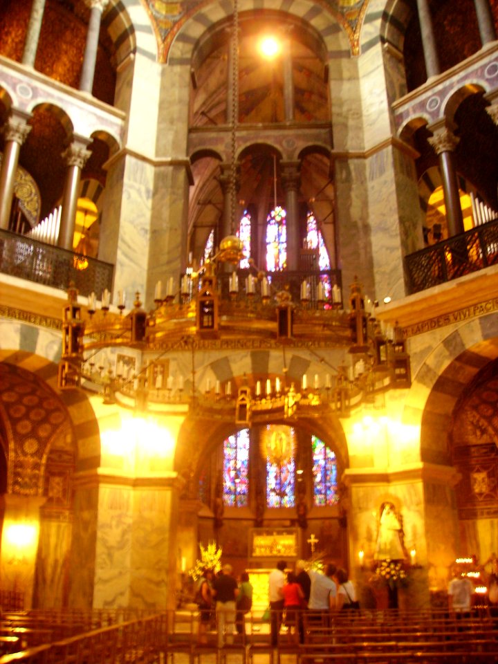 Aachen_Kaiserdom_Innen_3