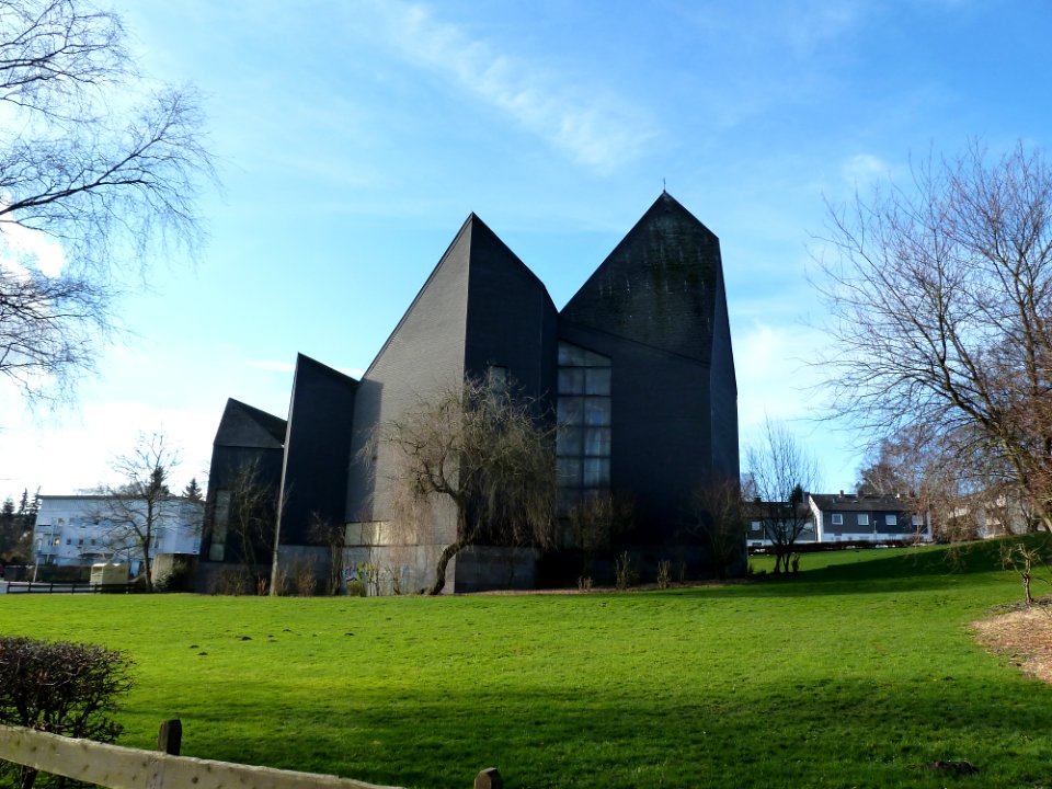 Aachen-St._Hubertuskirche_(5)