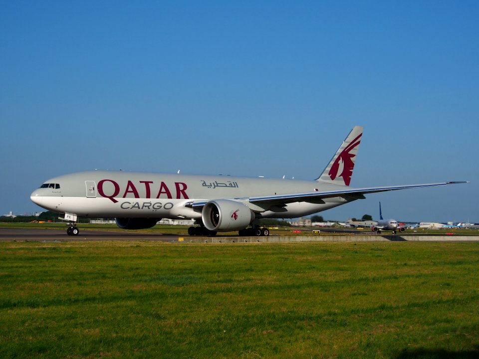 A7-BFE_Qatar_Airways_Cargo_Boeing_777-FDZ_-_cn_39644_taxiing_18july2013_pic-007