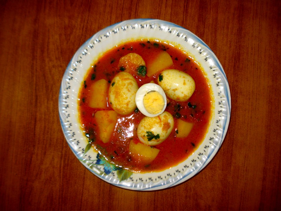 Aaloo_Anda_Curry_(Potato_with_Eggs)