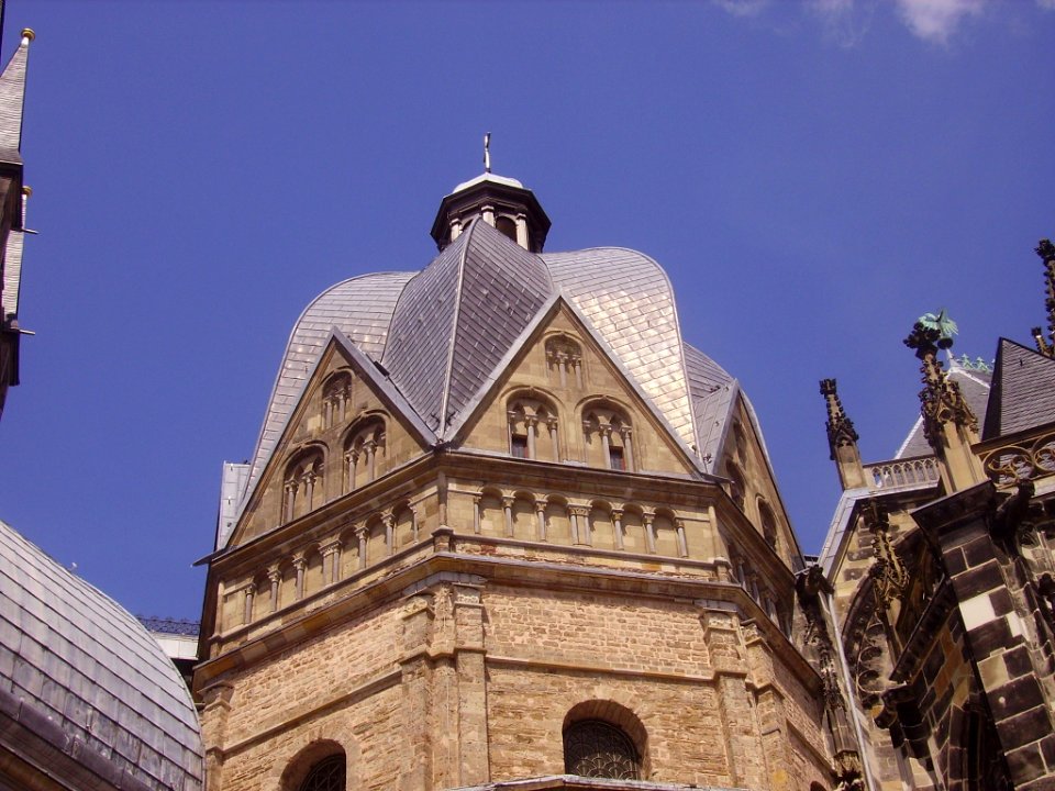 Aachen_Kaiserdom_Kuppel_5
