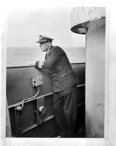 Aan_boord_van_een_Nederlandse_kruiser_in_het_zuidwesten_van_de_Stille_Oceaan._De,_Bestanddeelnr_935-0221
