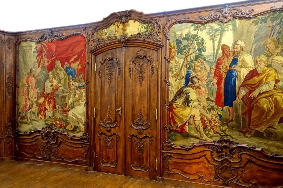 Aachen_room_for_Johann_of_Wespien,_architect_Johann_Josef_Couven,_Gobelins_by_Franz_and_Peter_van_der_Borcht,_1734-1742,_oak,_marble,_tapestries_-_Germanisches_Nationalmuseum_-_Nuremberg,_Germany_-_DSC02735