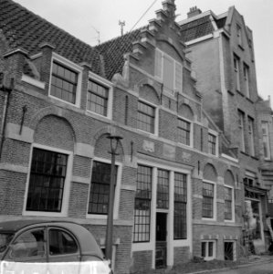 Aalsmeerder_veerhuis_De_Bonte_Os_aan_de_Sloterkade_gerestaureerd,_Bestanddeelnr_917-4042