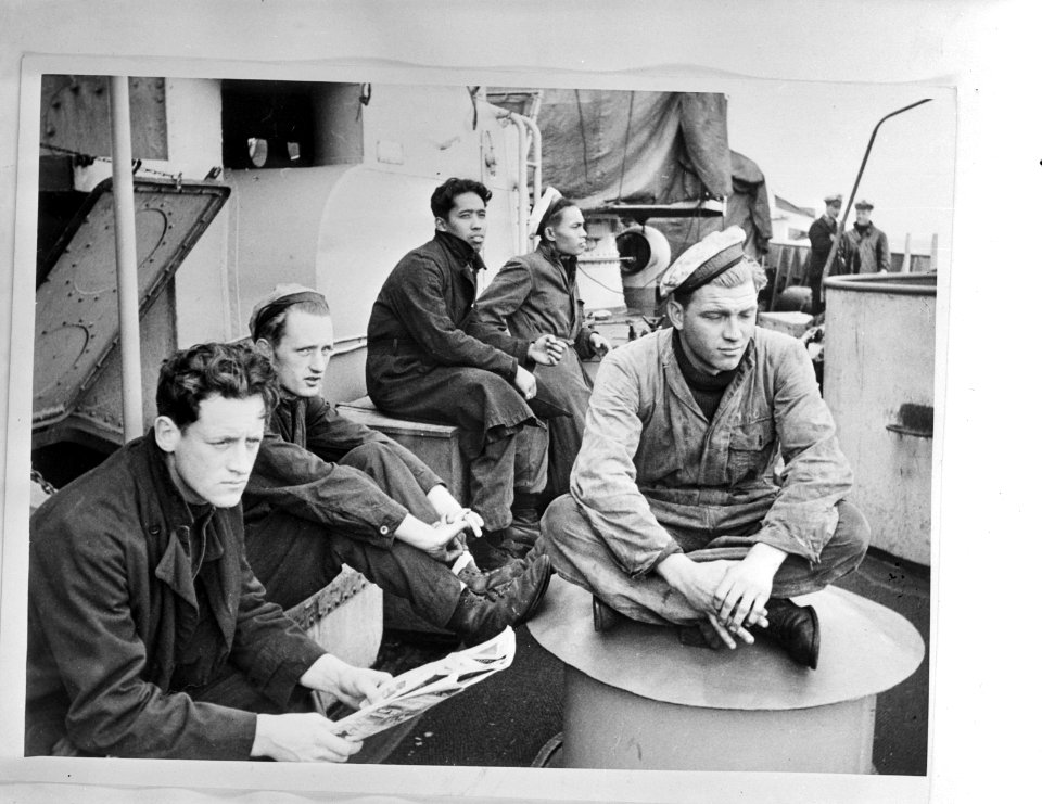 Aan_boord_van_een_Nederlandse_kruiser_in_het_zuidwesten_van_de_Stille_Oceaan._Ee,_Bestanddeelnr_935-0214