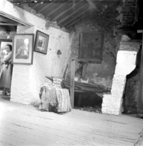 Aambeeld_in_The_Old_Blacksmith's_shop,_voormalige_smederij_en_trouwlocatie,_Bestanddeelnr_252-0160