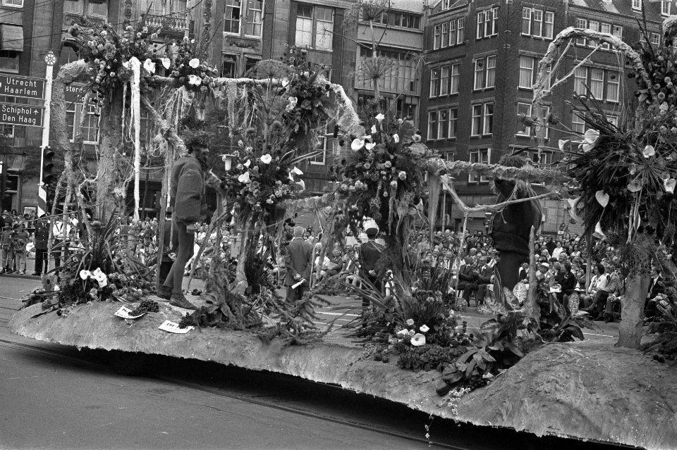 Aalsmeer_Bloemencorso,_Amsterdam,_Bestanddeelnr_924-9015